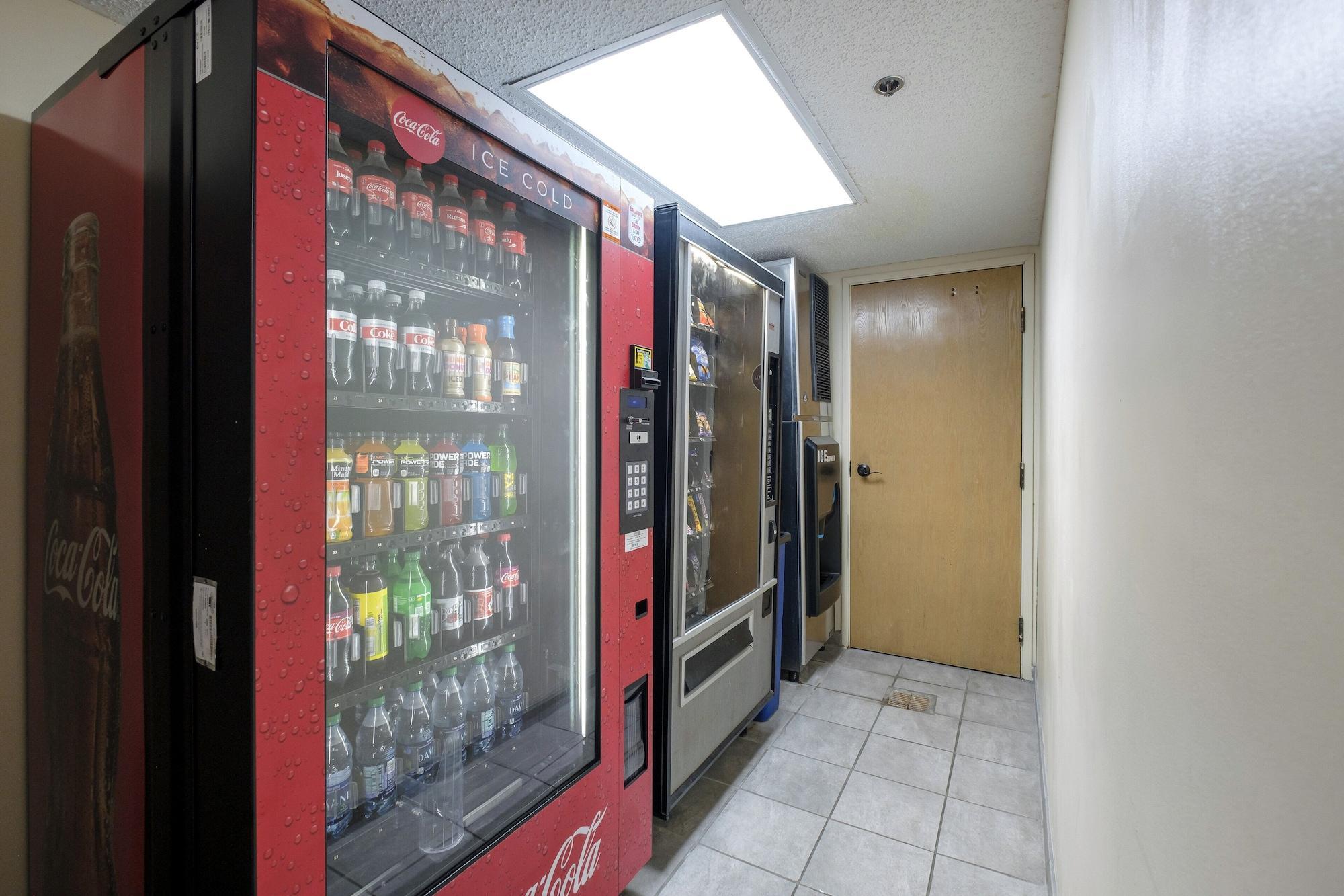 Red Roof Inn Plus+ פאלם קוסט מראה חיצוני תמונה