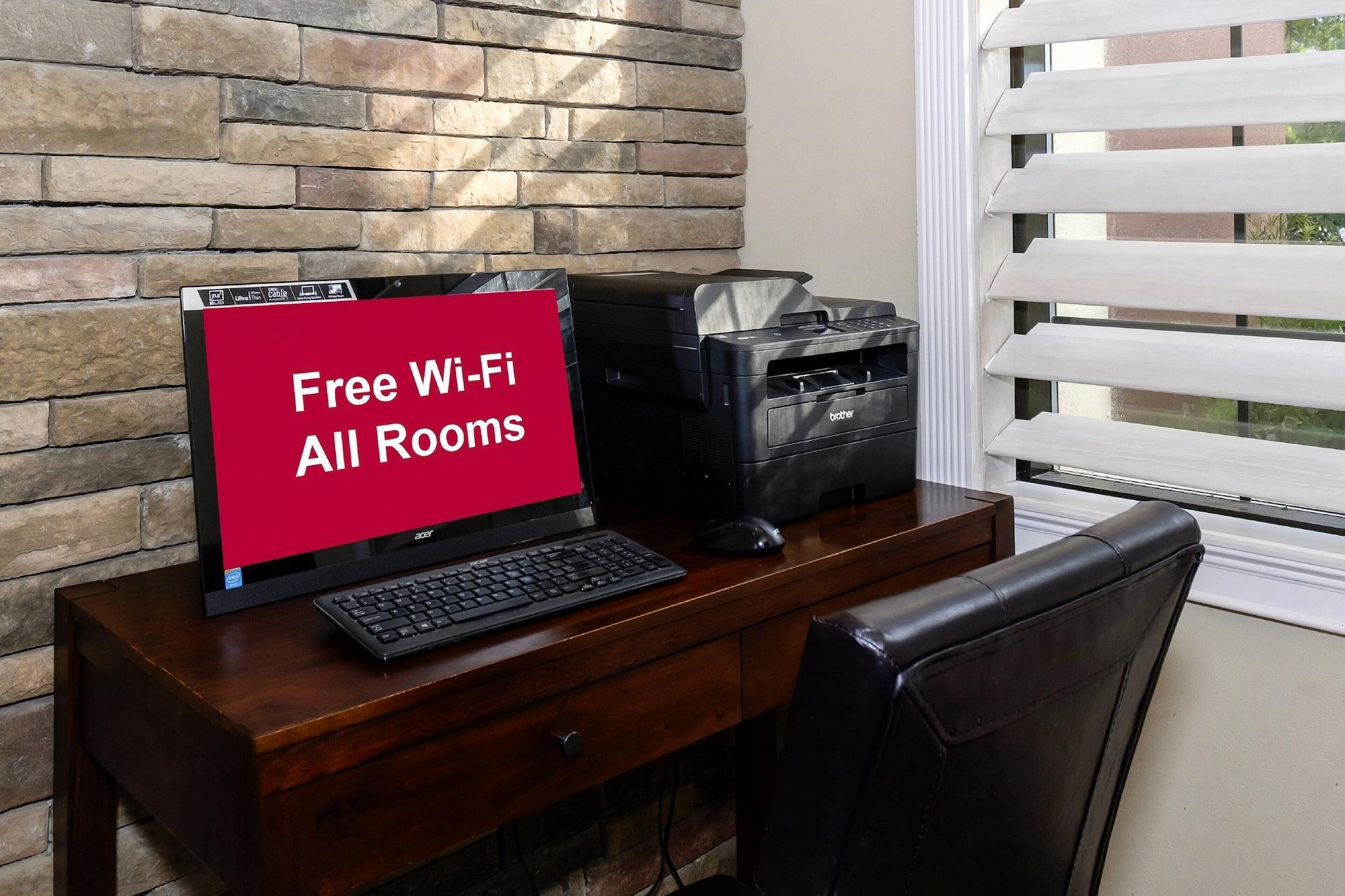 Red Roof Inn Plus+ פאלם קוסט מראה חיצוני תמונה