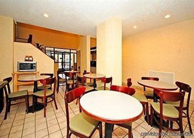 Red Roof Inn Plus+ פאלם קוסט מסעדה תמונה
